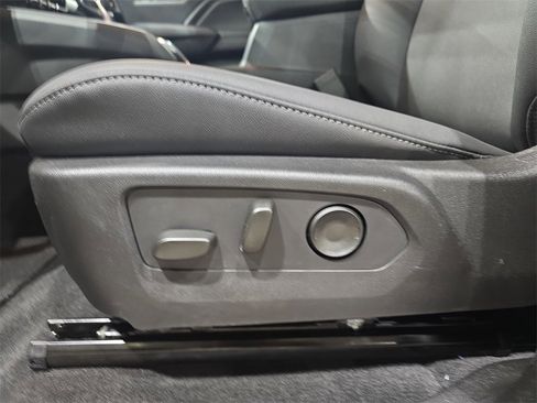 New 2026 GMC Canyon Elevation w/ Convenience Package image 29