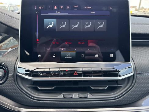 New 2026 Jeep Compass Latitude AWD/4WD image 16