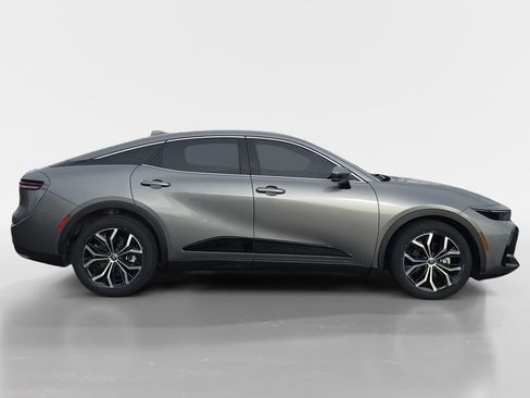 Used 2023 Toyota Crown Limited image 6