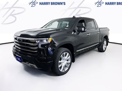 Used 2025 Chevrolet Silverado 1500 High Country w/ High Country Premium Package AWD/4WD image 1