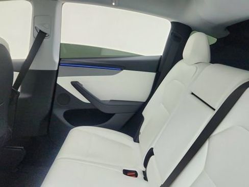 Used 2026 Tesla Model Y AWD image 28