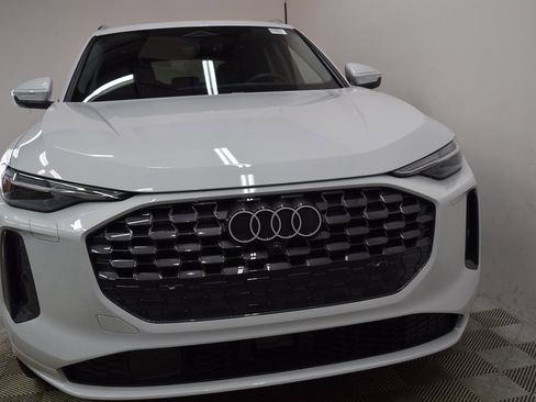 New 2025 Audi Q5 Prestige image 3