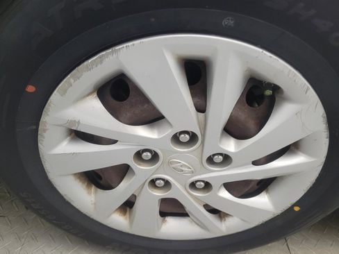 Used 2018 Hyundai Elantra SE FWD image 31