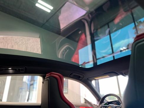 Used 2021 Porsche Taycan 4S image 39