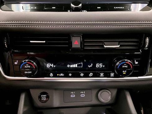New 2025 Nissan Rogue SL AWD/4WD image 25
