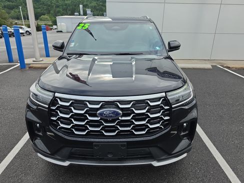 Used 2025 Ford Explorer Platinum w/ LUX Leather Package AWD/4WD image 9