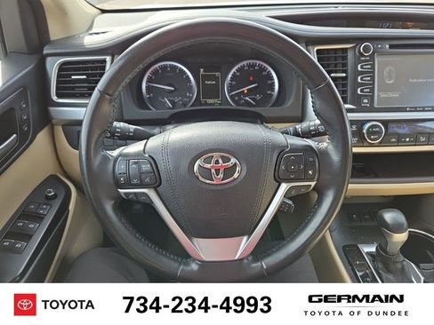 Used 2018 Toyota Highlander Limited image 26