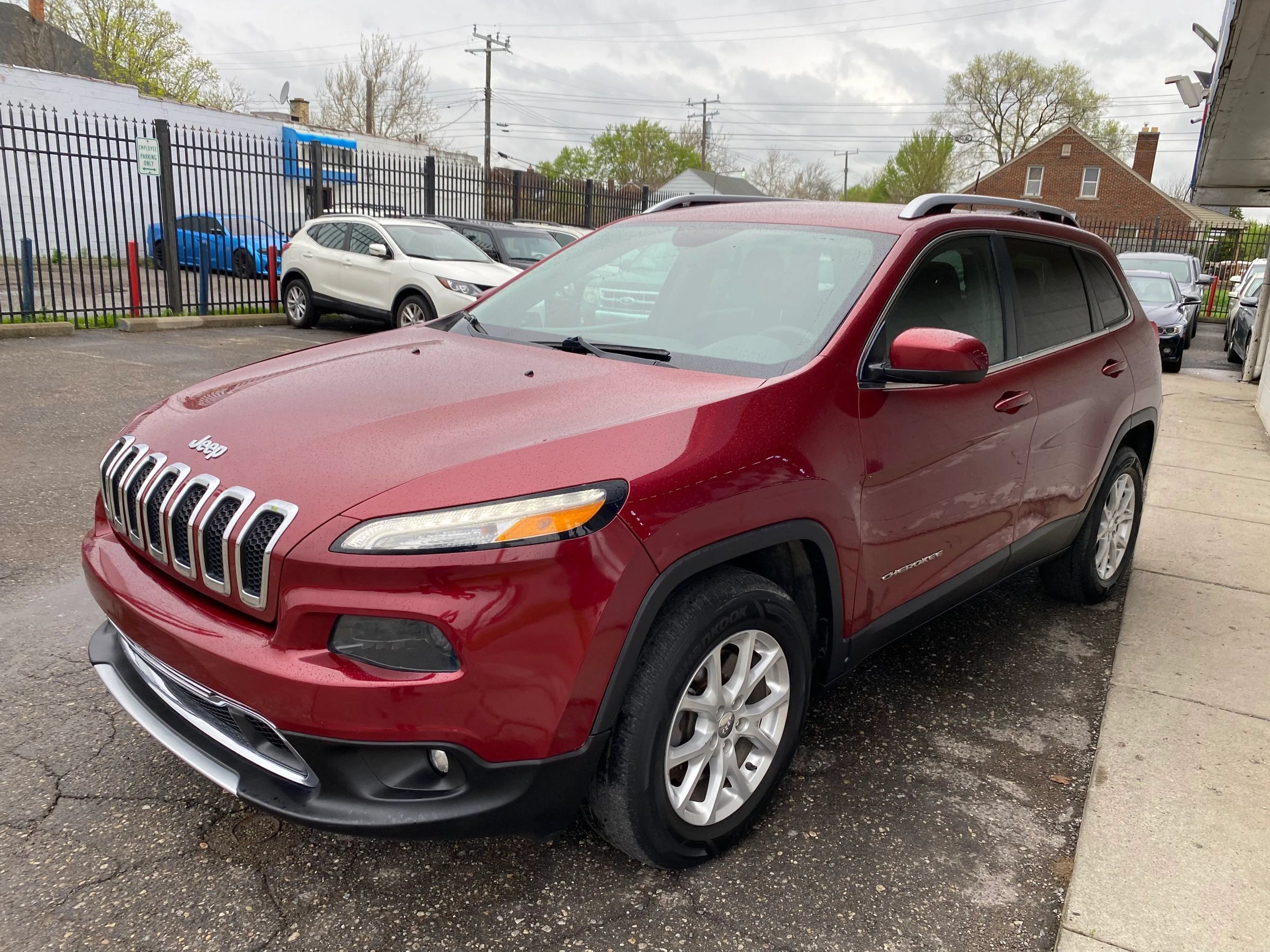 Used 2016 Jeep Cherokee Latitude w/ Trailer Tow Group AWD/4WD image 6