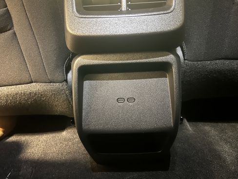 Used 2025 Chevrolet Equinox EV LT image 21