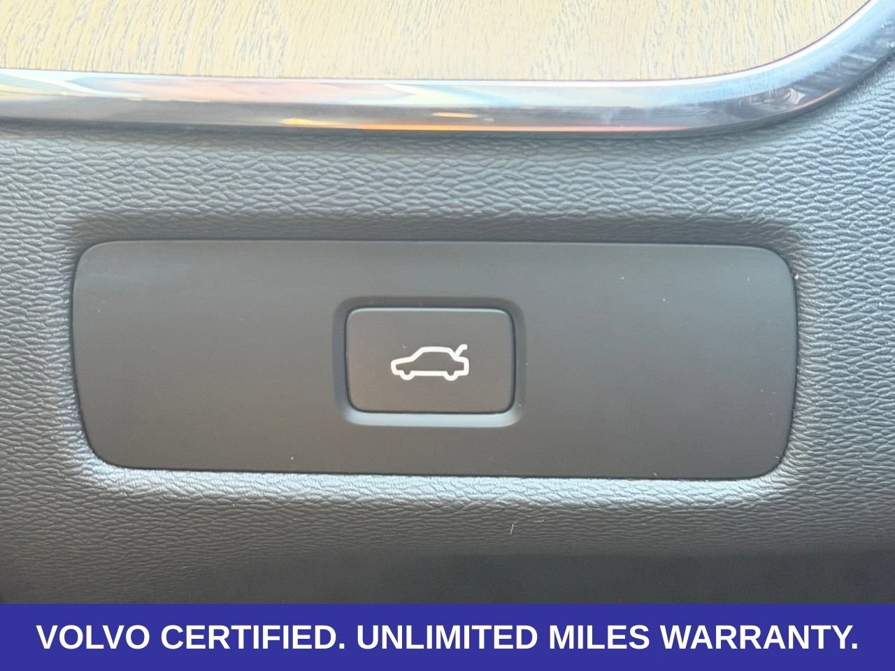 Certified 2026 Volvo XC60 B5 Plus AWD/4WD image 19