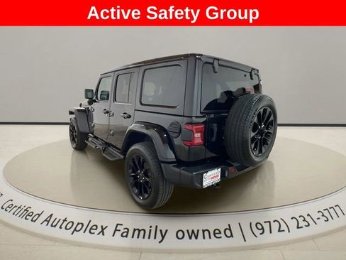 Used 2025 Jeep Wrangler Unlimited Sahara w/ Safety Group AWD/4WD image 3