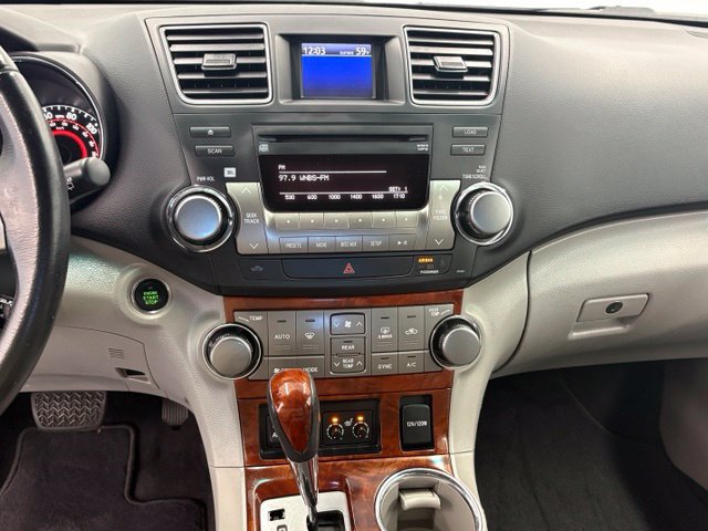 Used 2012 Toyota Highlander Limited w/ Tow Pkg FWD image 31