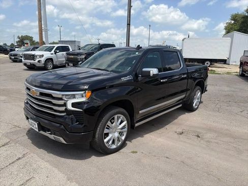 Used 2025 Chevrolet Silverado 1500 High Country AWD/4WD image 2
