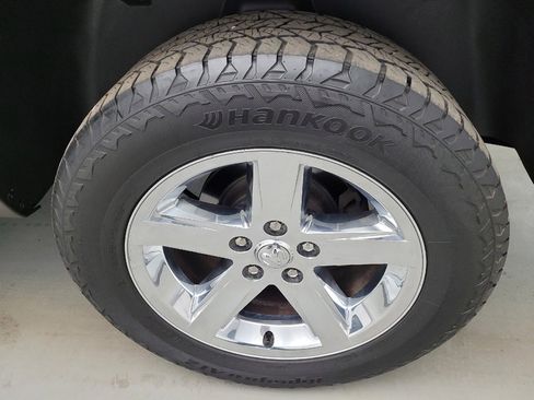 Used 2017 RAM 1500 Express image 31