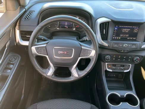 Used 2022 GMC Terrain SLE image 11