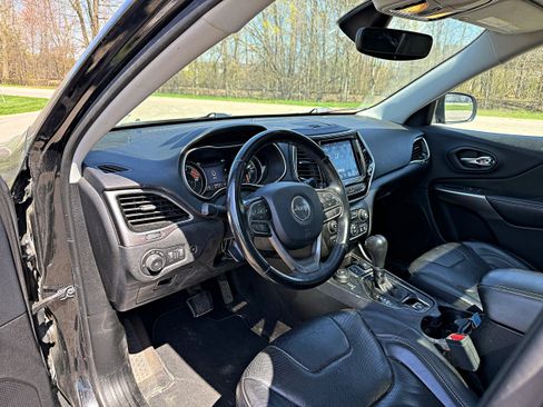 Used 2019 Jeep Cherokee Limited w/ Luxury Group image 13