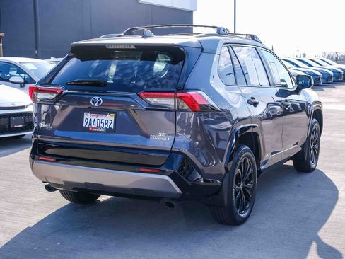 Certified 2022 Toyota RAV4 SE w/ Convenience Package AWD/4WD image 4