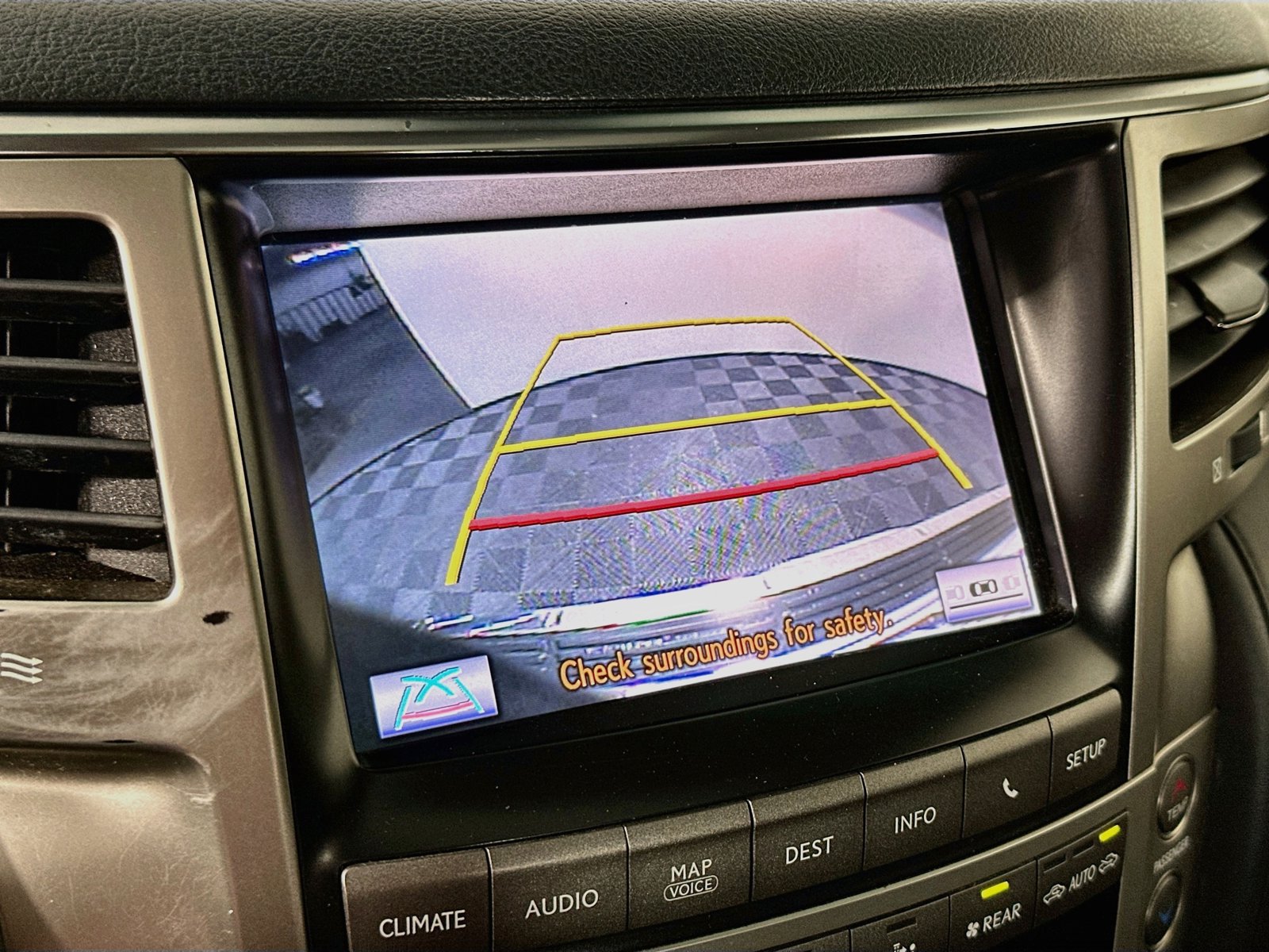 Used 2013 Lexus LX 570 4WD w/ Luxury Pkg image 14