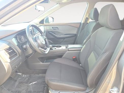 Used 2023 Nissan Rogue S image 9