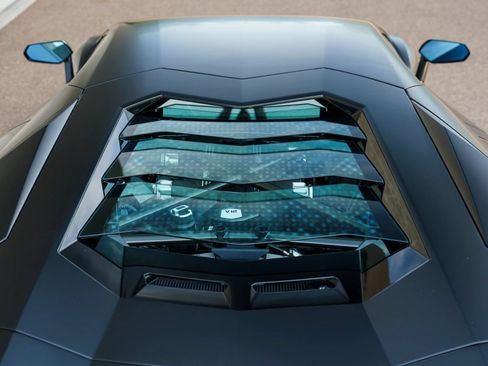 Used 2017 Lamborghini Aventador S AWD/4WD image 11