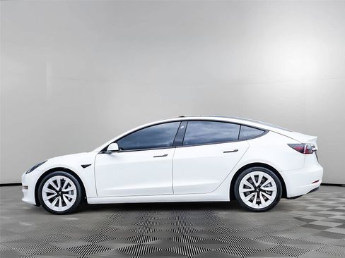 Used 2021 Tesla Model 3 Standard Range Plus RWD image 7