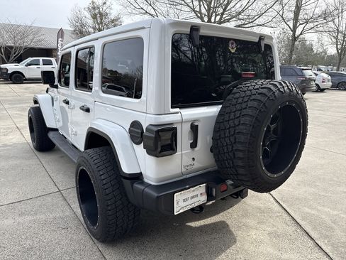 Used 2018 Jeep Wrangler Unlimited Sahara w/ Dual Top Group image 5