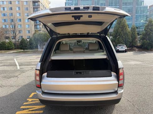 Used 2014 Land Rover Range Rover HSE image 14