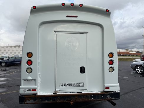 Used 2007 Chevrolet Express 3500 image 4