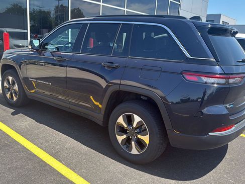 Used 2024 Jeep Grand Cherokee Limited 4xe AWD/4WD image 9
