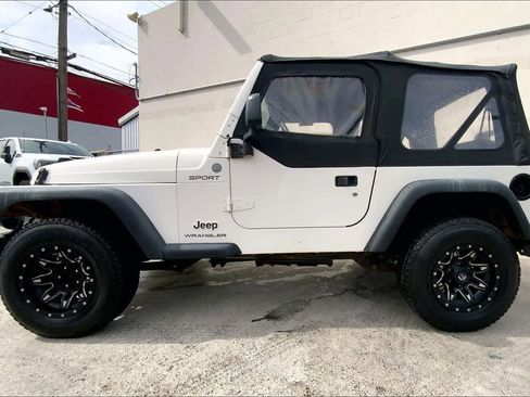 Used 2004 Jeep Wrangler image 3