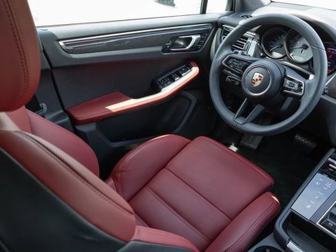 Used 2025 Porsche Macan S AWD/4WD image 23