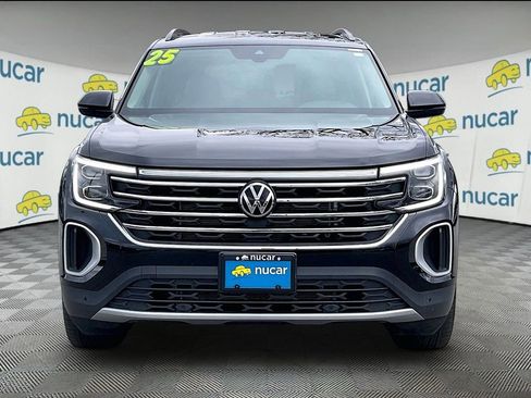 Used 2025 Volkswagen Atlas SE image 2