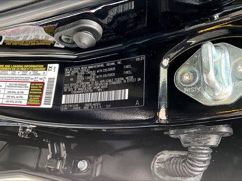 Used 2023 Toyota Highlander Platinum FWD image 18