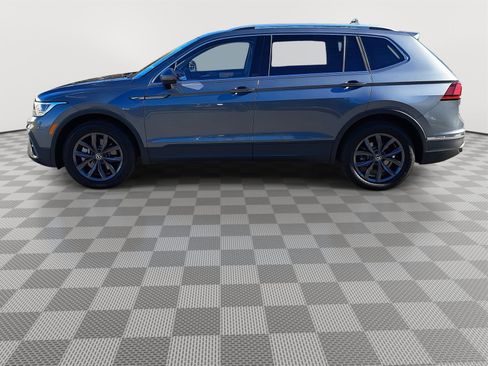 Certified 2023 Volkswagen Tiguan SE image 8