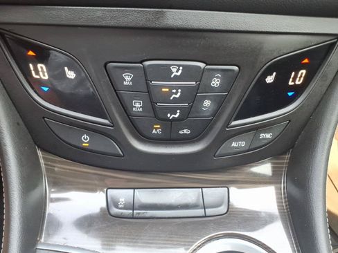 Used 2020 Buick Envision Essence w/ Experience Buick Package FWD image 26