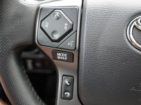 Used 2019 Toyota Tacoma TRD Off-Road AWD/4WD image 31