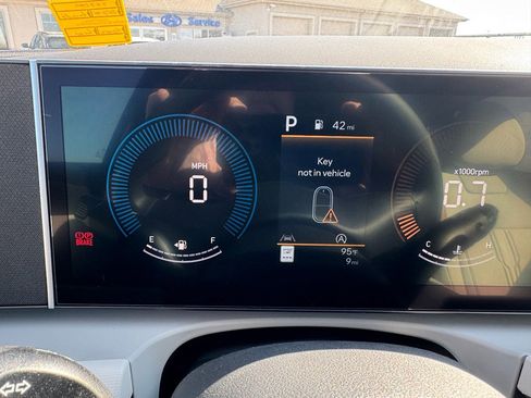 New 2025 Hyundai Tucson SEL image 9