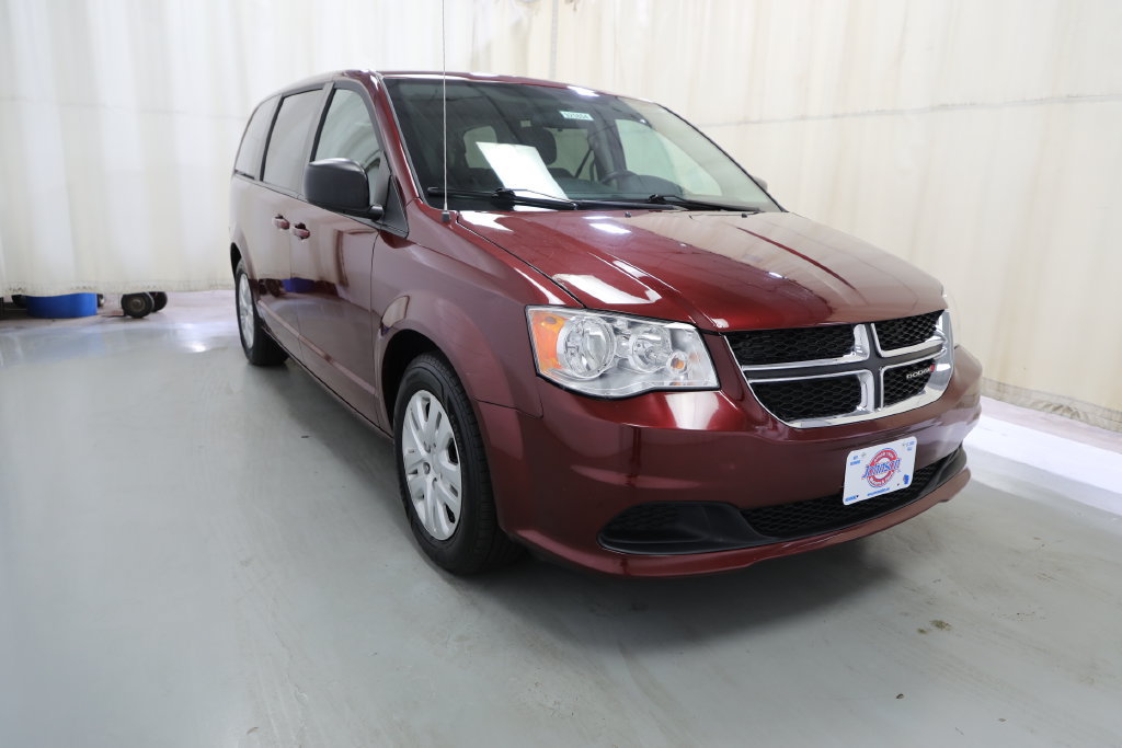 Used 2018 Dodge Grand Caravan SE w/ Rear Park Assist Package FWD image 6