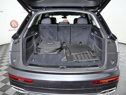 Used 2020 Audi Q5 e Premium Plus w/ Premium Plus Package image 10