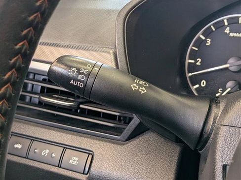 Used 2024 Nissan Altima 2.5 SR FWD image 15