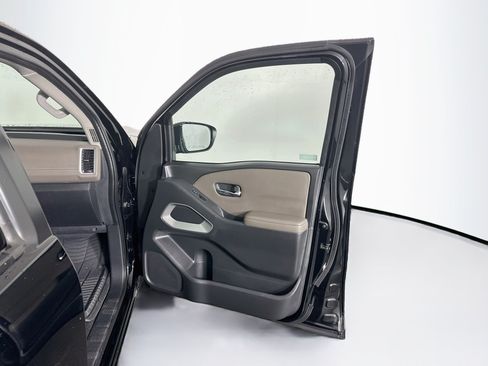 Used 2022 Nissan Frontier SV RWD image 30