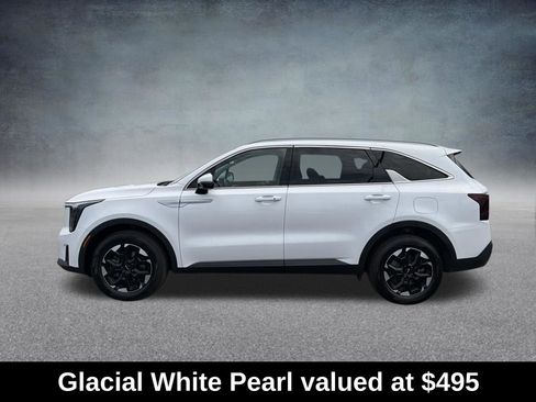 Used 2024 Kia Sorento S image 2