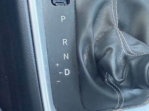 Used 2023 Hyundai Venue SEL w/ Cargo Package image 17