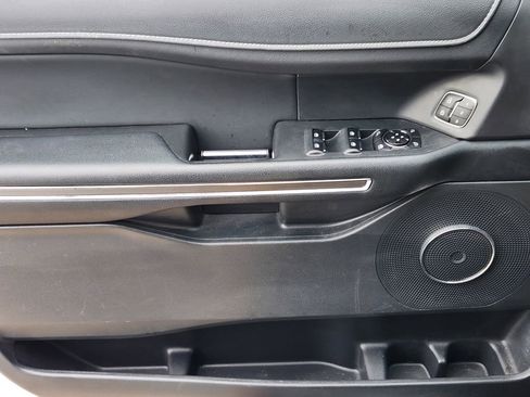 Used 2023 Ford Expedition Max XLT image 23