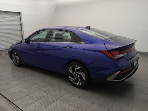 Used 2025 Hyundai Elantra SEL FWD image 3