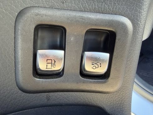 Used 2020 Mercedes-Benz GLC 350e 4MATIC image 37