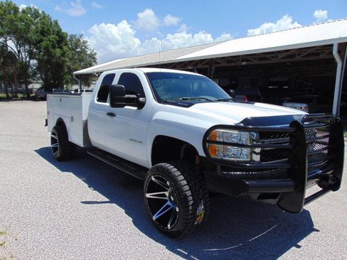 Used 2013 Chevrolet Silverado 3500 W/T w/ Snow Plow Prep Package AWD/4WD image 4
