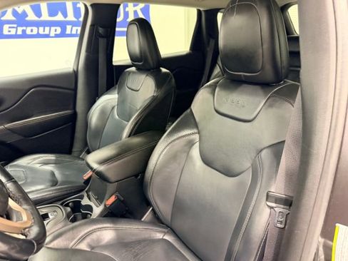 Used 2016 Jeep Cherokee Limited w/ Trailer Tow Group AWD/4WD image 42