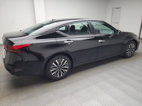 Used 2023 Nissan Altima 2.5 SV FWD image 10