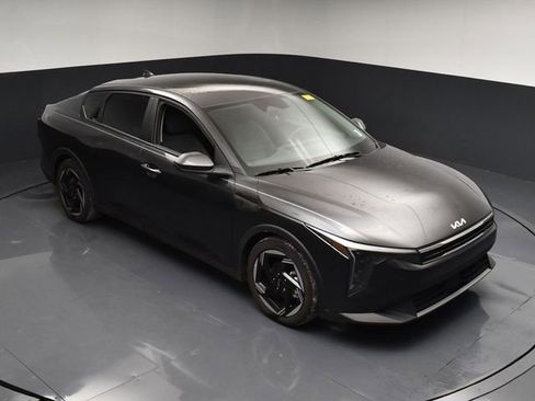 Certified 2025 Kia K4 EX FWD image 38